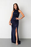 Kadın Lacivert Halter Yaka Yırtmaçlı Simli Uzun Abiye Elbise