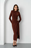 Kadın Kahverengi Aksesuar Detay Midi Elbise