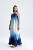 Mavi Beyaz Ombre Piliseli Maxi Elbise - Halter Yaka, Şık ve Zarif | ELB35857 Mavi-Mavi
