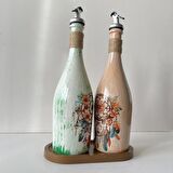 Özel Tasarım Düşkapanı Desenli Sunum Stantlı 2'li 750 ml Zeytinyağı Sıvıyağ Şişesi Yağdanlık Yağlık