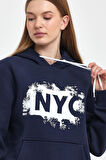 Kadın Kapşonlu Rahat Kalıp İçi Polarlı 3 iplik NYC Baskılı SweatShırt spr24swK09