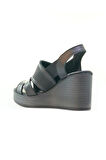 VENÜS KADIN HAKİKİ DERİ  DOLGU TOPUKLU COMFORT GÜNLÜK SANDALET (36-40)  24Y 2310801Y Z