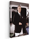Otomobil Başında Atatürk - Siyah Ceket Beyaz Pantolon Kanvas Tablo