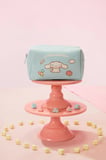 Sanrio Lisanslı Cinnamoroll Büyük Kapasiteli Kare Kozmetik Çantası – Geniş İç Hacimli Seyahat ve Makyaj Çantası 20 Cm