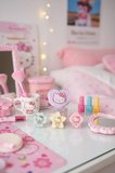 Sanrio Lisanslı Hello Kitty Küçük Boy Saç Klipsi – Mini Mandal Toka ve Şık Saç Aksesuarı