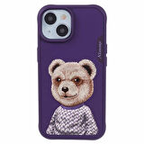 iPhone 15 Uyumlu 3D Kıyafet Mor Ayıcık Detaylı Nakış İşlemeli Kabartmalı Fashion Pet Kılıf