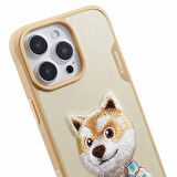 iPhone 15 Pro Max Uyumlu 3D Kıyafet Shiba Detaylı Nakış İşlemeli Kabartmalı Fashion Pet Kılıf
