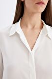 DeFacto Regular Fit Basic Düz Krep Dokuma Uzun Kollu Beyaz Gömlek D3151AX24AUWT32
