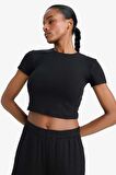 DeFactoFit Cropped Fit Bisiklet Yaka Sporcu Kısa Kollu Tişört E2536AX25SMBK81