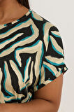 Büyük Beden Bisiklet Yaka Kısa Kollu Zebra Desenli Bluz 303918