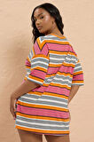 Büyük Beden Çizgili Yırtmaç Detaylı T-shirt 303505