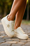 Günlük Kadın Sneaker Bağcıklı Yıldız Detaylı Yüksek Taban Simli Rahat Ayakkabı 7100