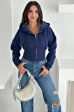 Kadın Siyah Fermuarlı Hoodie – Minimal Sokak Ruhuyla