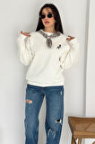 Kadın Dekoratif Yakalı Likralı Sweatshirt – Konforlu & Karakterli Stil