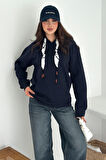 Kadın Fular Detaylı Kapüşonlu Sweatshirt – Casual Charm