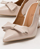 Kadın Fiyonk Tokalı Sivri Burun Arkası Açık 8 Cm Topuklu Ayakkabı BEJ