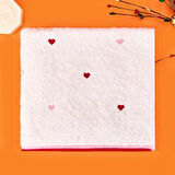 Soft Kalp Nakışlı Yüz Havlusu - Ekru / Kırmızı - 50x90 cm