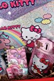 DEKOMUS İLE ÖZEL KUTULU LİSANSLI HELLO KITTY MATARA VE BESLENME KABI İLE KIRTASİYE OKUL SETİ
