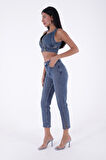 Cepleri ve Paçaları Taş Detaylı Yüksek Belli Mom Fit Kadın Kot Pantolon Jean Orta Mavi Tintli Denim