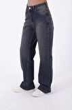 Geniş Paçalı ve Yüksek Belli Cepli Rahat Kadın Kot Pantolon Relaxed Jean Koyu Mavi Tintli Denim
