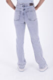 Yüksek Belli ve Cepli Boru Paçalı Relaxed Kadın Kot Pantolon Açık Mavi Jean Denim Dört Mevsim