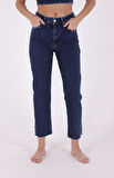 Paçaları Taşlı ve Yırtmaçlı Cepli Yüksek Belli Mom Fit Kadın Jean Kot Pantolon Düz Koyu Rins Denim