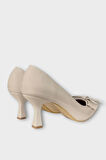 Kadın Fiyonk Tokalı Sivri Burun Topuklu Ayakkabı BEJ
