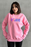 Kadın Renkli Believe Baskılı Oversize Bisiklet Yaka Sweatshirt