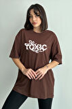 Kadın Toxic Baskılı Bisiklet Yaka Oversize T-Shirt