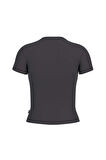 Kadın GJ CN Slim Üçgen Logo T-Shirt - Siyah | L