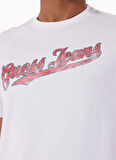 Guess Jeans Bisiklet Yaka Desenli Beyaz Erkek T-Shirt M5GI54K8FQ4G011 GJ SS CN REG 1981
