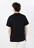 Guess Jeans Bisiklet Yaka Desenli Siyah Erkek T-Shirt M5GI54K8FQ4JBLK GJ SS CN REG 1981