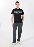 Guess Bisiklet Yaka Desenli Siyah Erkek T-Shirt M5GI17K8FQ4JBLK SS CN GUESS FLOWER