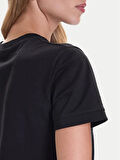 Guess Unique Kadın Siyah Aktif Regular Fit T-Shirt V5BI16K8FQ4-JBLK