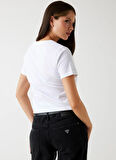Guess Yuvarlak Yaka Baskılı Beyaz Kadın T-Shirt Krystal Kadın Regular Fit T-Shirt