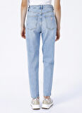 Guess Yüksek Bel Dar Paça Mom Fit Açık Mavi Kadın Denim Pantolon W2YA21D4NH6AULI