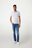 Guees Erkek Beyaz Slim Fit T-Shirt