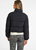 Guess Jeans Siyah Kadın Mont GJ CROPPED PUFFER - RECY COATED LIG