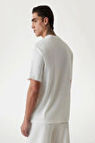 Guess Erkek Beyaz Logolu Nakış İşlemeli T-Shirt