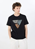 Guess Bisiklet Yaka Desenli Siyah Erkek T-Shirt M5RI14J1314JBLK SS CN GUESS TRI ST