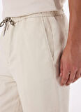 Guess Slim Fit Krem Erkek Şort M5GD55WH4EAG1CV AXEL SHORT CO LIN