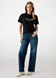 Guess Yuvarlak Yaka Baskılı Siyah Kadın T-Shirt Tour Kadın Boxy Fit T-Shirt