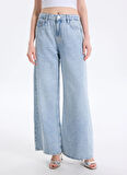 Guess Yüksek Bel Düz Paça Relaxed Mavi Kadın Denim Pantolon Bellflower Kadın Relaxed Fit Jean