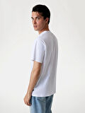 Guess Embosse Erkek Beyaz Regular Fit T-Shirt M5YI44KBW41-G011