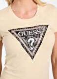 Guess Yarım balıkçı Yaka Baskılı Krem Kadın T-Shirt Pytho Kadın Slim Fit T-Shirt