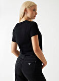 Guess Yuvarlak Yaka Baskılı Siyah Kadın T-Shirt Krystal Kadın Regular Fit T-Shirt