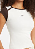 Guess Jeans Kayık Yaka Baskılı Krem Kadın T-Shirt Guess Jeans Kadın Top
