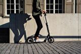Micro Metropolitan Deluxe Black Scooter SA0212