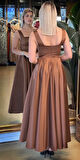 Kahverengi Kalın Askı Kloş Etekli Saten Midi Abiye Elbise 7631
