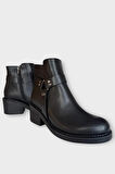 Kadın Toka Detaylı Fermuarlı Kalın Topuk Bot SİYAH